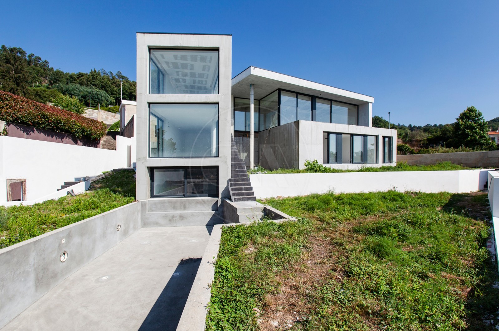 Moradia T5+1 para Venda em Nogueiró e Tenões, Braga, Braga - Fachada (Imagem 4)