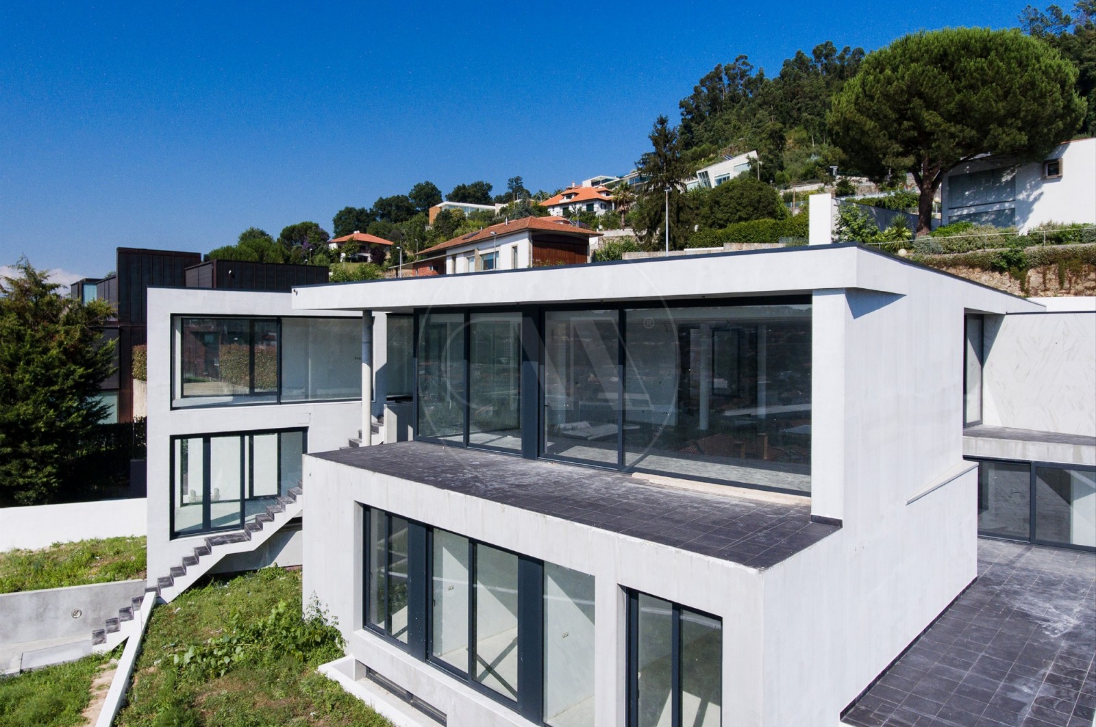 Moradia T5+1 para Venda em Nogueiró e Tenões, Braga, Braga - Fachada (Imagem 9)