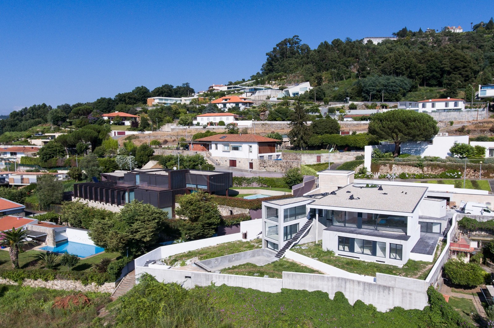 Moradia T5+1 para Venda em Nogueiró e Tenões, Braga, Braga - Fachada (Imagem 10)