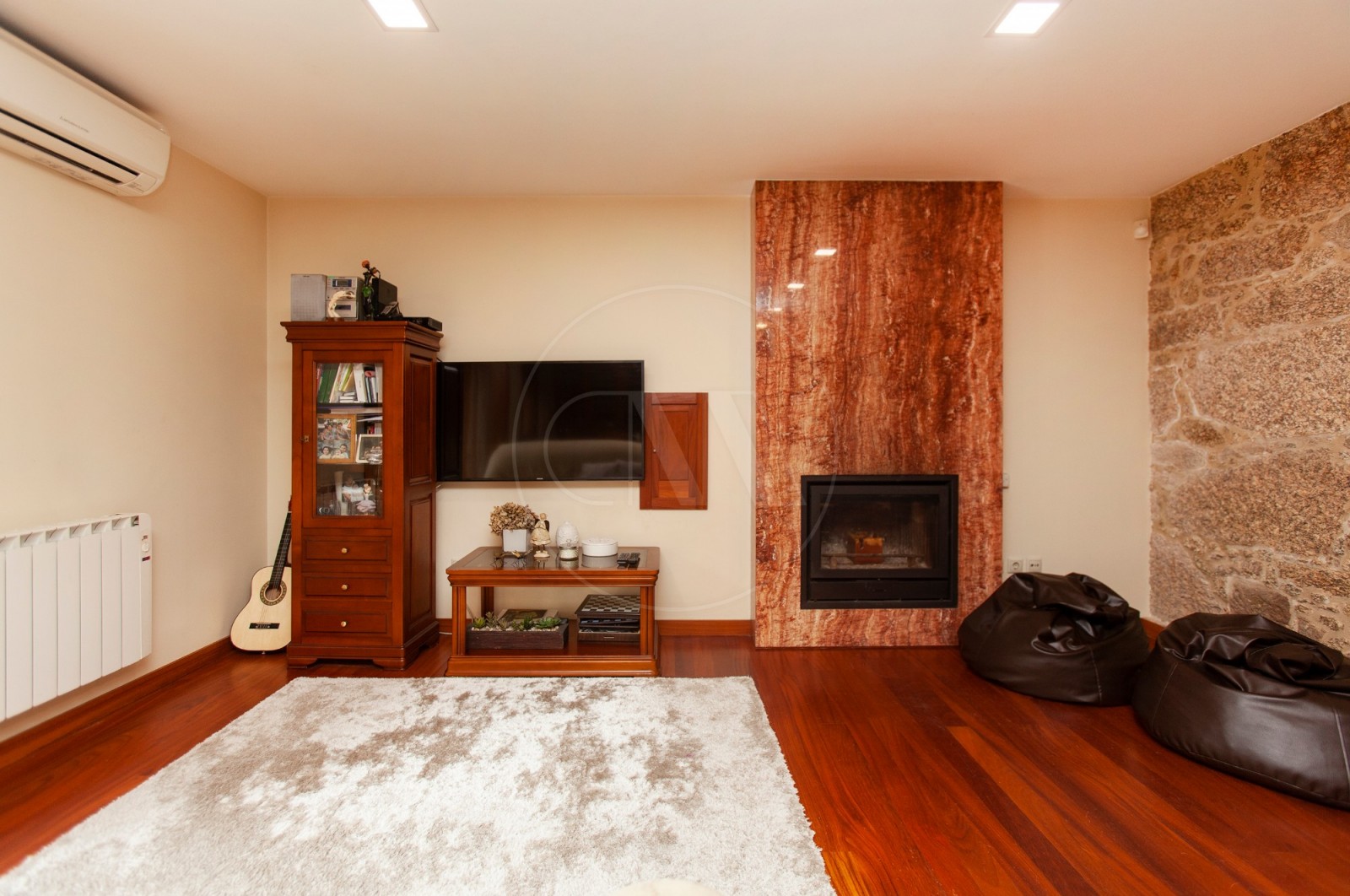 Moradia T3+1 para Venda em Santa Lucrécia de Algeriz e Navarra, Braga, Braga - Sala (Imagem 3)