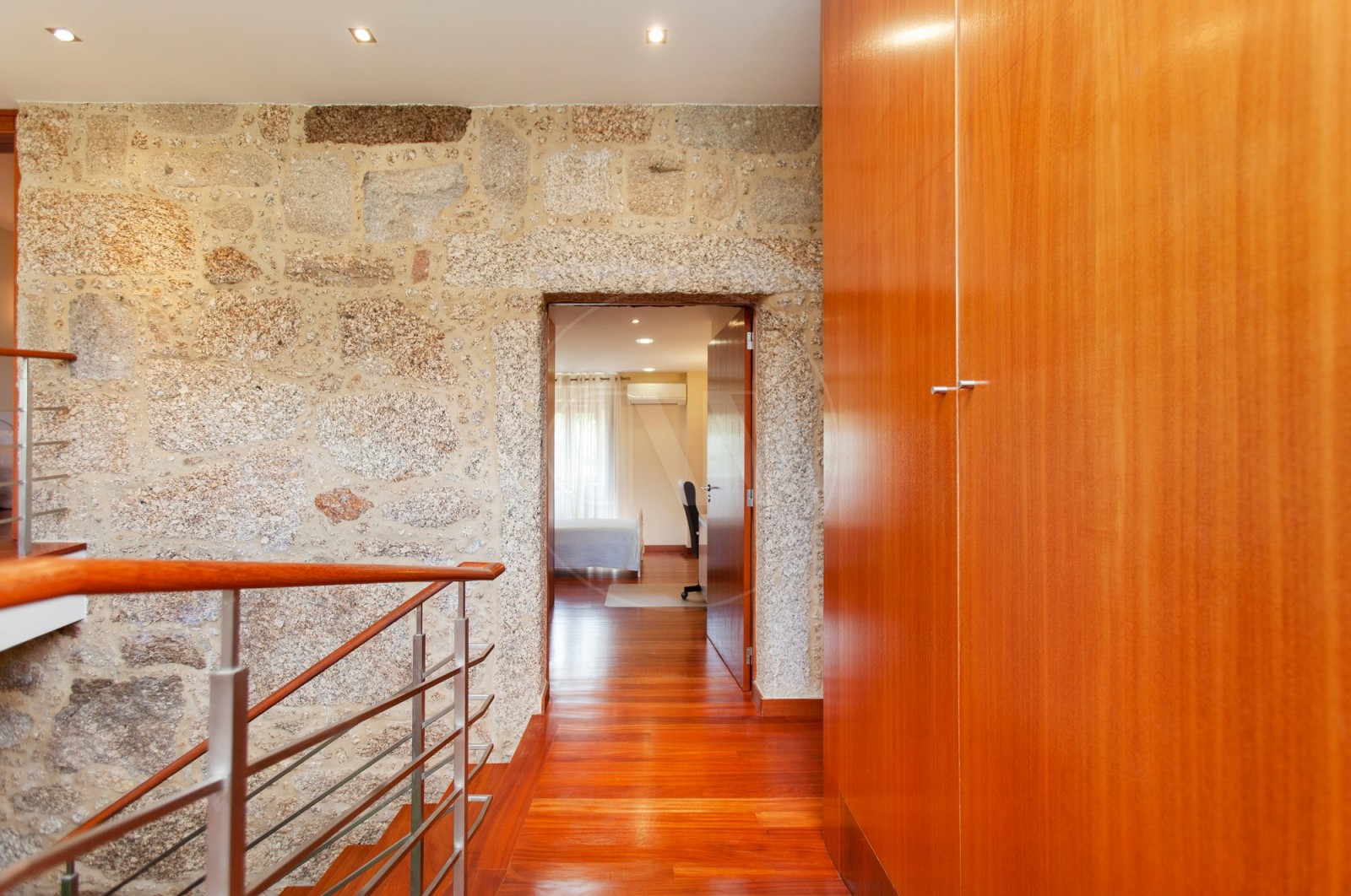 Moradia T3+1 para Venda em Santa Lucrécia de Algeriz e Navarra, Braga, Braga - Corredor (Imagem 1)