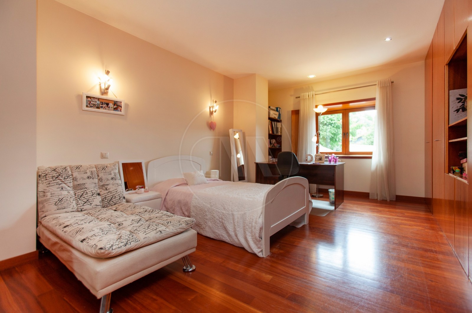 Moradia T3+1 para Venda em Santa Lucrécia de Algeriz e Navarra, Braga, Braga - Suite (Imagem 1)