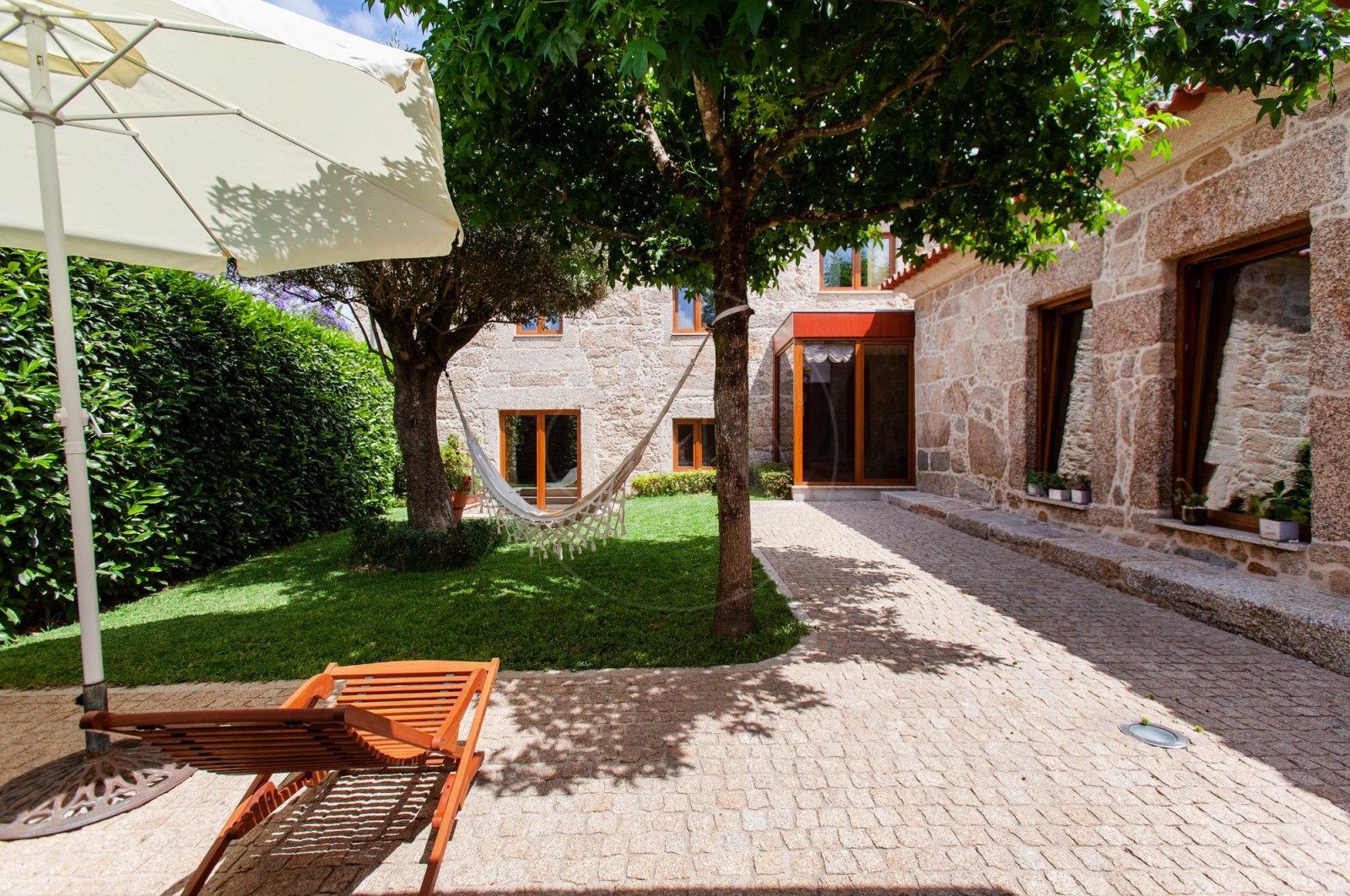 Moradia T3+1 para Venda em Santa Lucrécia de Algeriz e Navarra, Braga, Braga - Quintal/Jardim (Imagem 3)