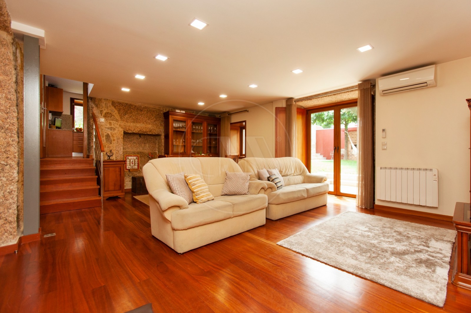 Moradia T3+1 para Venda em Santa Lucrécia de Algeriz e Navarra, Braga, Braga - Sala (Imagem 1)