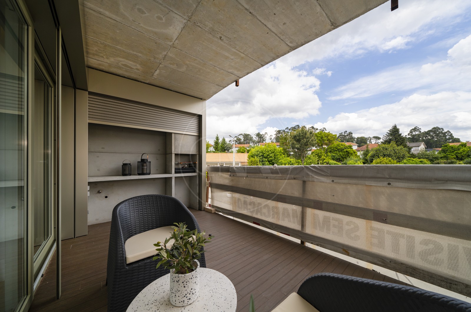 Apartment T3 for For sale in Vila Nova de Famalicão e Calendário, Vila Nova de Famalicão, Braga - Varanda (Imagem 2)