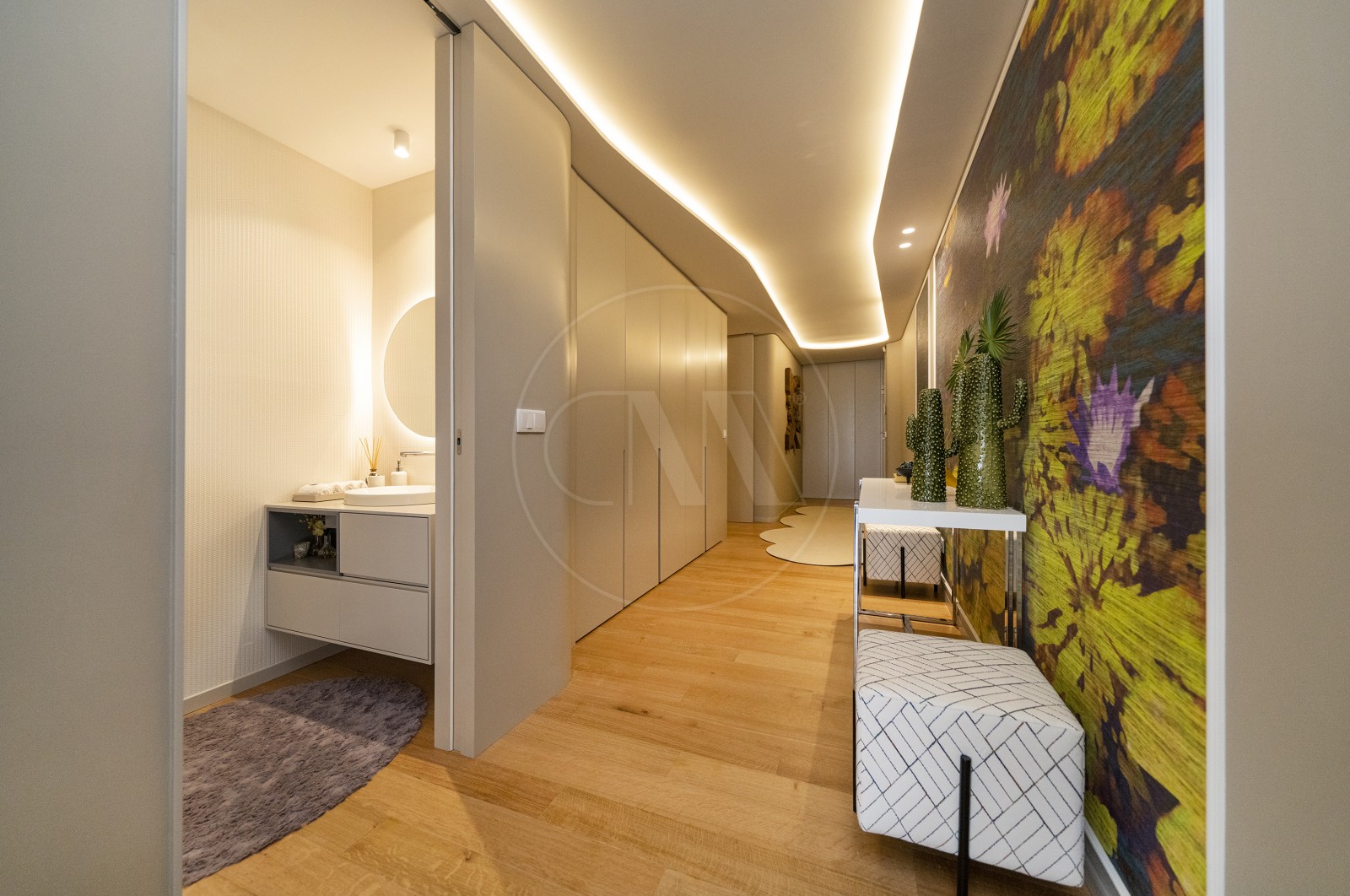 Apartment T3 for For sale in Vila Nova de Famalicão e Calendário, Vila Nova de Famalicão, Braga - Corredor (Imagem 4)