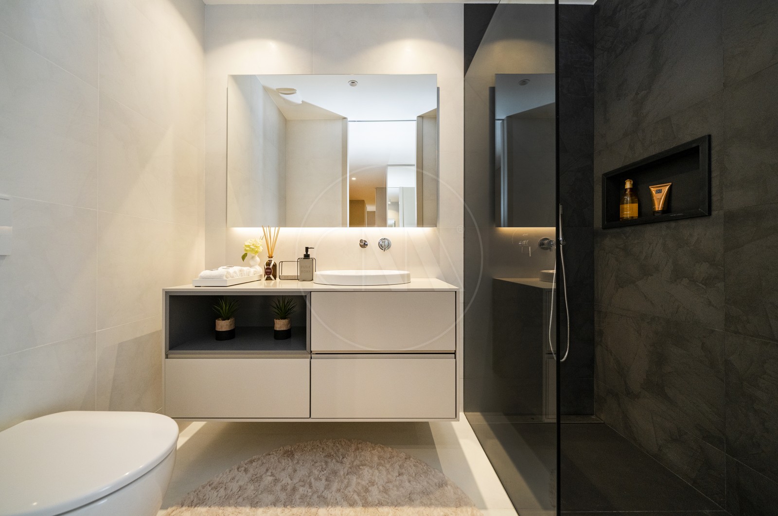 Apartment T3 for For sale in Vila Nova de Famalicão e Calendário, Vila Nova de Famalicão, Braga - Casa de banho (Imagem 2)