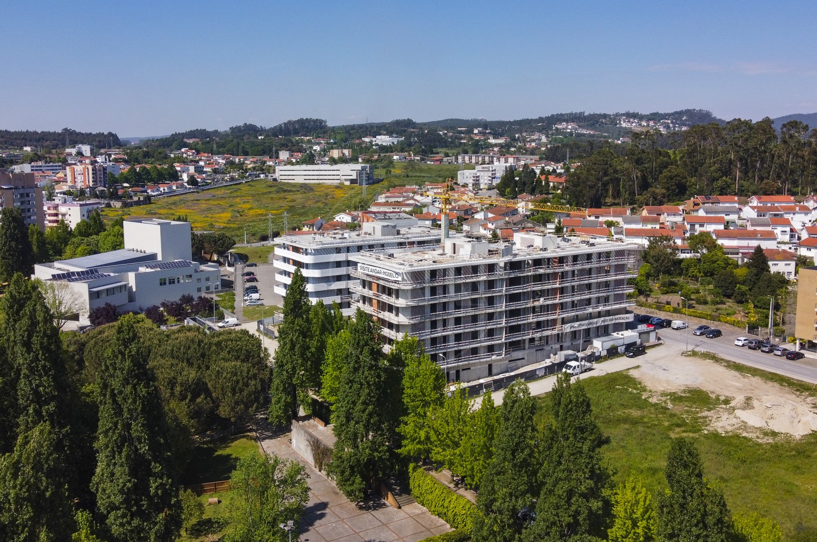 Apartment T3 for For sale in Vila Nova de Famalicão e Calendário, Vila Nova de Famalicão, Braga - Fachada (Imagem 4)