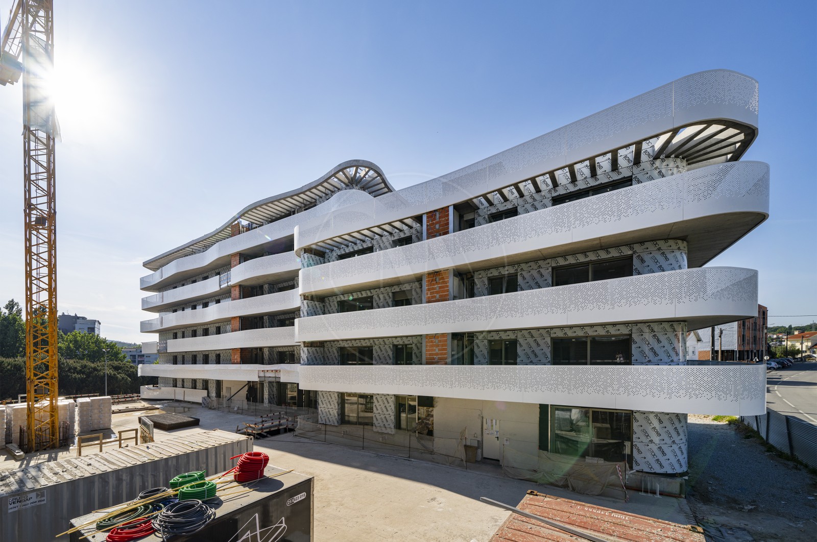 Apartment T3 for For sale in Vila Nova de Famalicão e Calendário, Vila Nova de Famalicão, Braga - Fachada (Imagem 5)