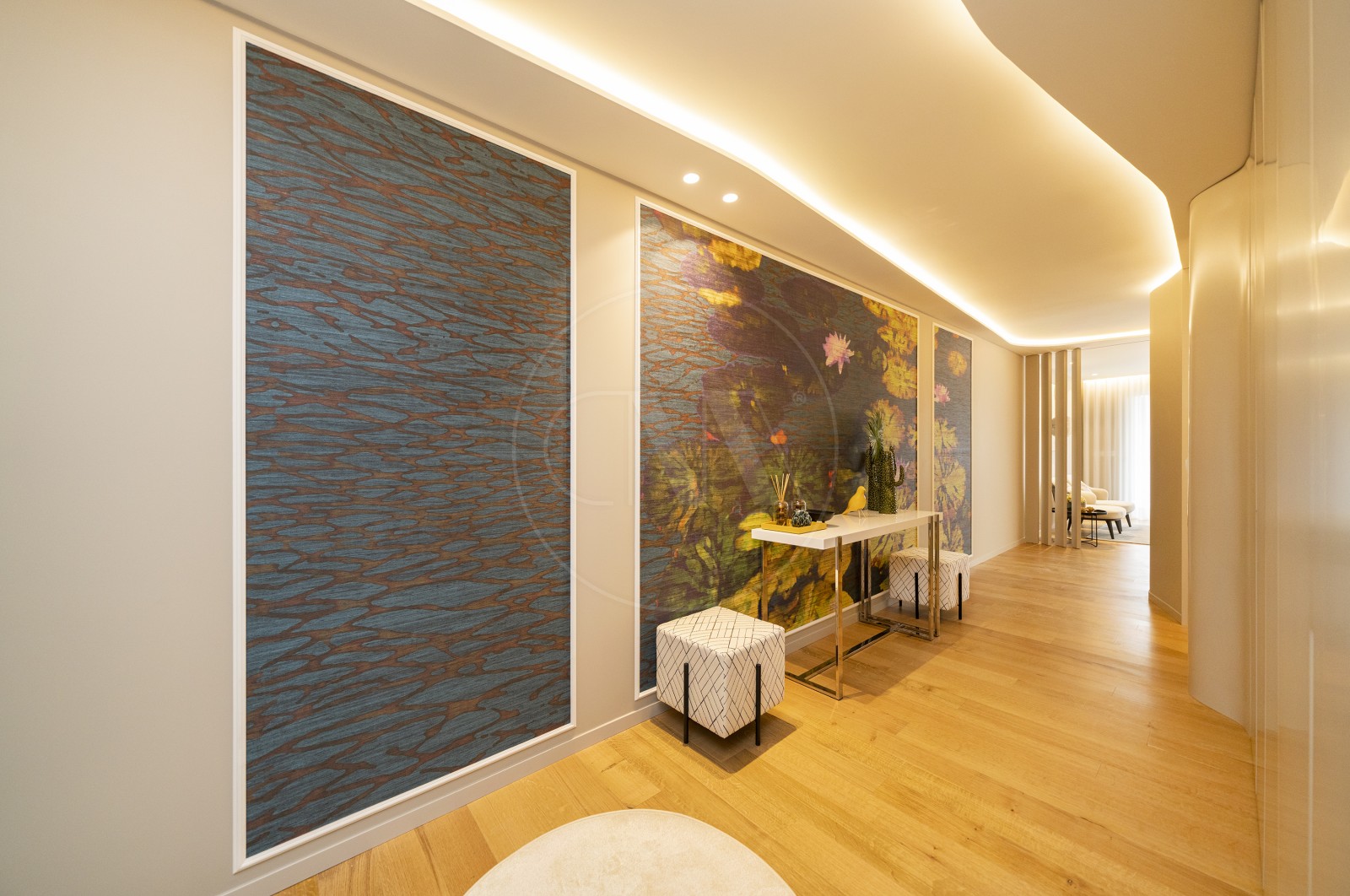 Apartment T3 for For sale in Vila Nova de Famalicão e Calendário, Vila Nova de Famalicão, Braga - Corredor (Imagem 2)