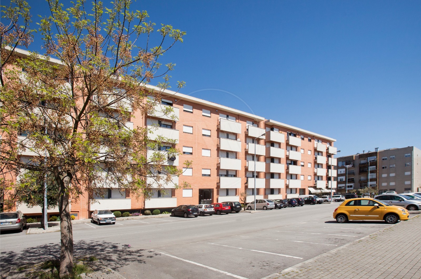 Apartamento T1+1 para Venda em Ferreiros e Gondizalves, Braga, Braga - Fachada (Imagem 2)