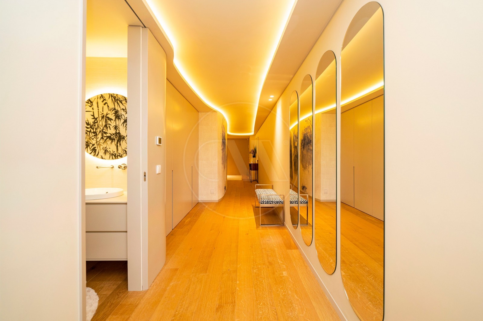 Apartment T2 for For sale in Vila Nova de Famalicão e Calendário, Vila Nova de Famalicão, Braga - Corredor (Imagem 2)