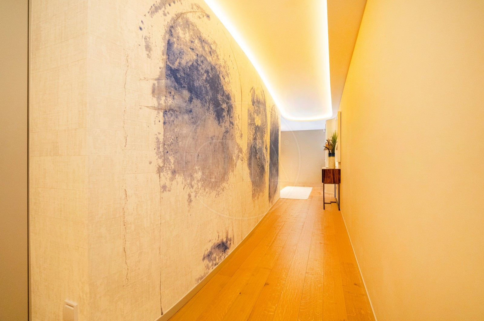 Apartment T2 for For sale in Vila Nova de Famalicão e Calendário, Vila Nova de Famalicão, Braga - Corredor (Imagem 3)