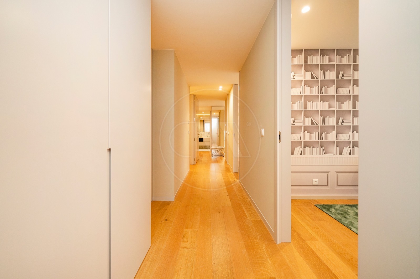 Apartment T2 for For sale in Vila Nova de Famalicão e Calendário, Vila Nova de Famalicão, Braga - Corredor (Imagem 4)