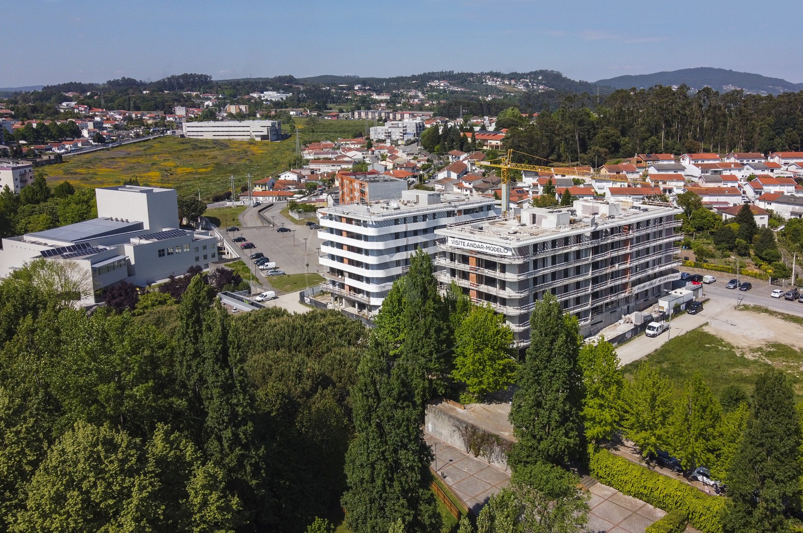 Apartment T2 for For sale in Vila Nova de Famalicão e Calendário, Vila Nova de Famalicão, Braga - Fachada (Imagem 1)