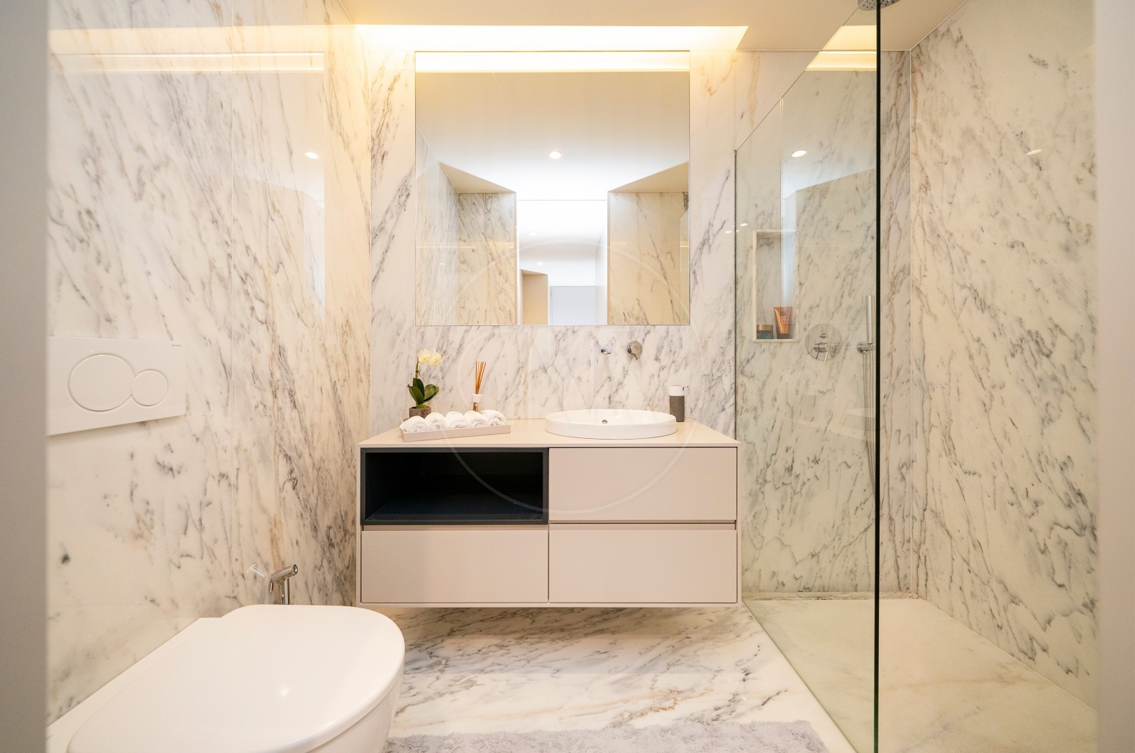 Apartment T2 for For sale in Vila Nova de Famalicão e Calendário, Vila Nova de Famalicão, Braga - Casa de banho (Imagem 2)