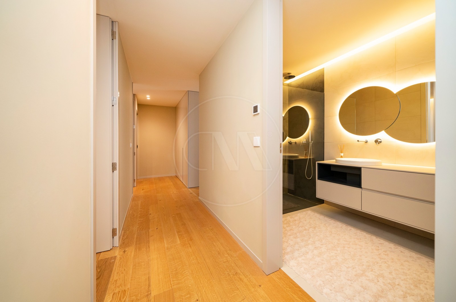 Apartment T2 for For sale in Vila Nova de Famalicão e Calendário, Vila Nova de Famalicão, Braga - Corredor (Imagem 5)