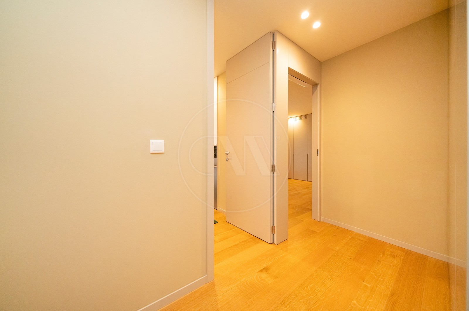 Apartment T2 for For sale in Vila Nova de Famalicão e Calendário, Vila Nova de Famalicão, Braga - Corredor (Imagem 7)