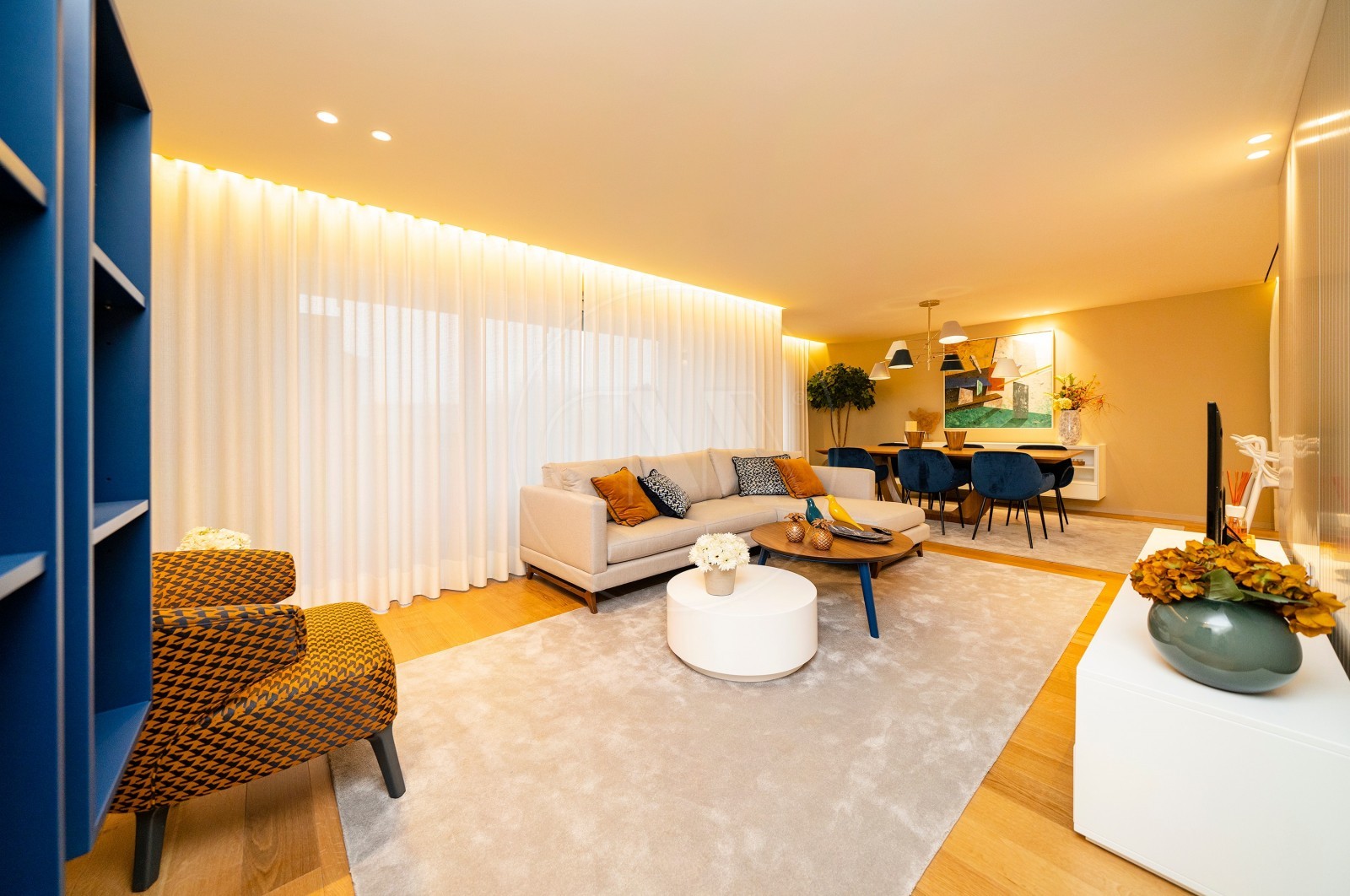 Apartment T2 for For sale in Vila Nova de Famalicão e Calendário, Vila Nova de Famalicão, Braga - Sala (Imagem 1)