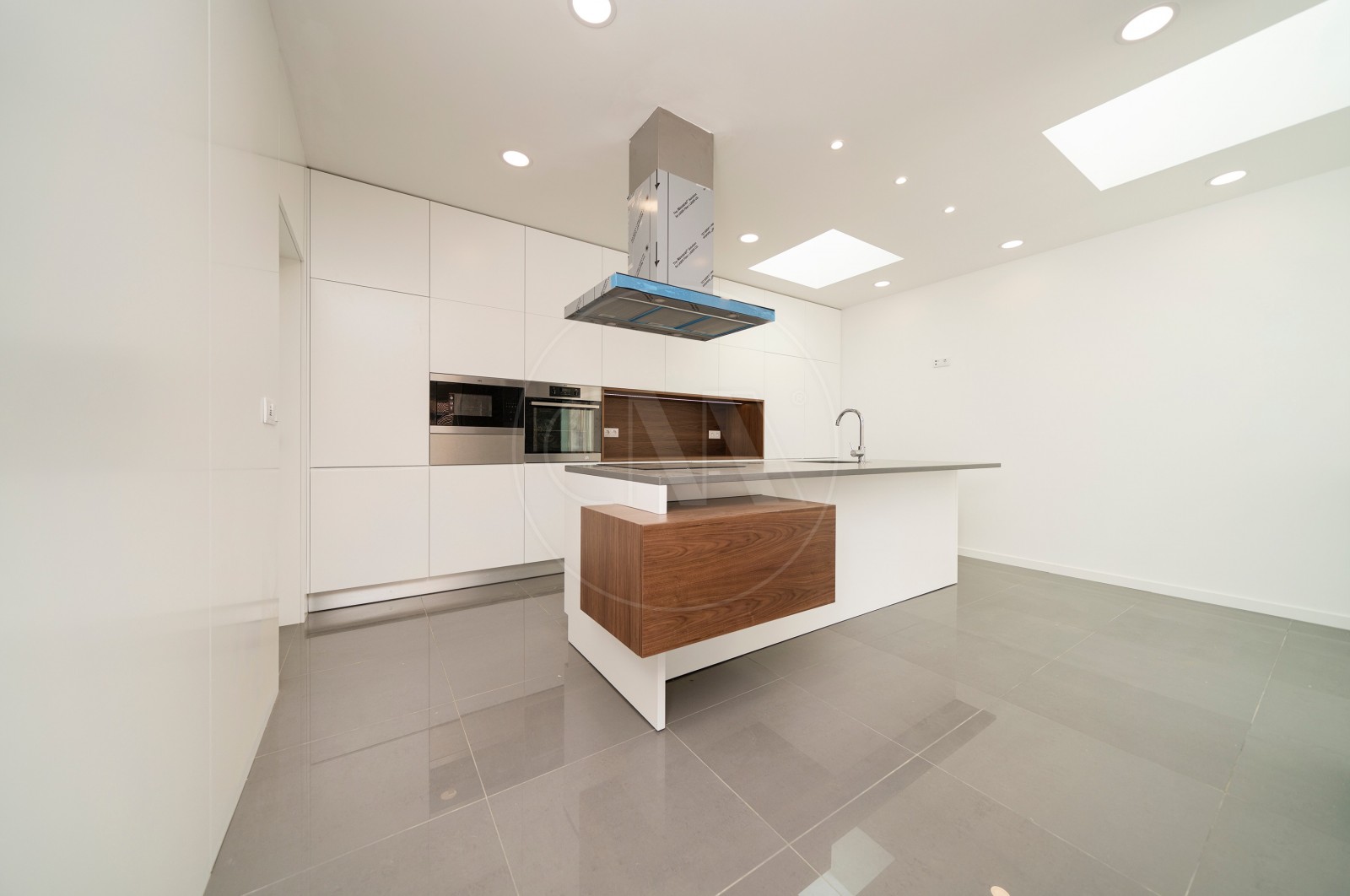 House T3 for For sale in Braga (São José de São Lázaro e São João do Souto), Braga, Braga - Cozinha (Imagem 1)