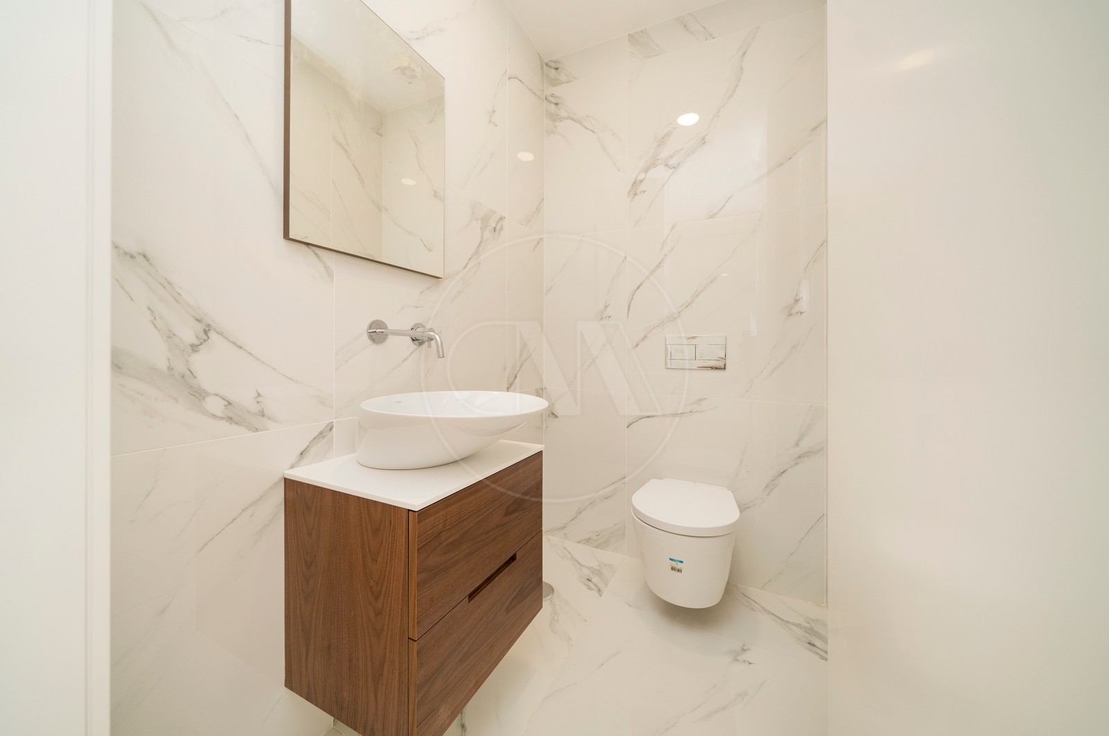 House T3 for For sale in Braga (São José de São Lázaro e São João do Souto), Braga, Braga - Casa de banho (Imagem 1)