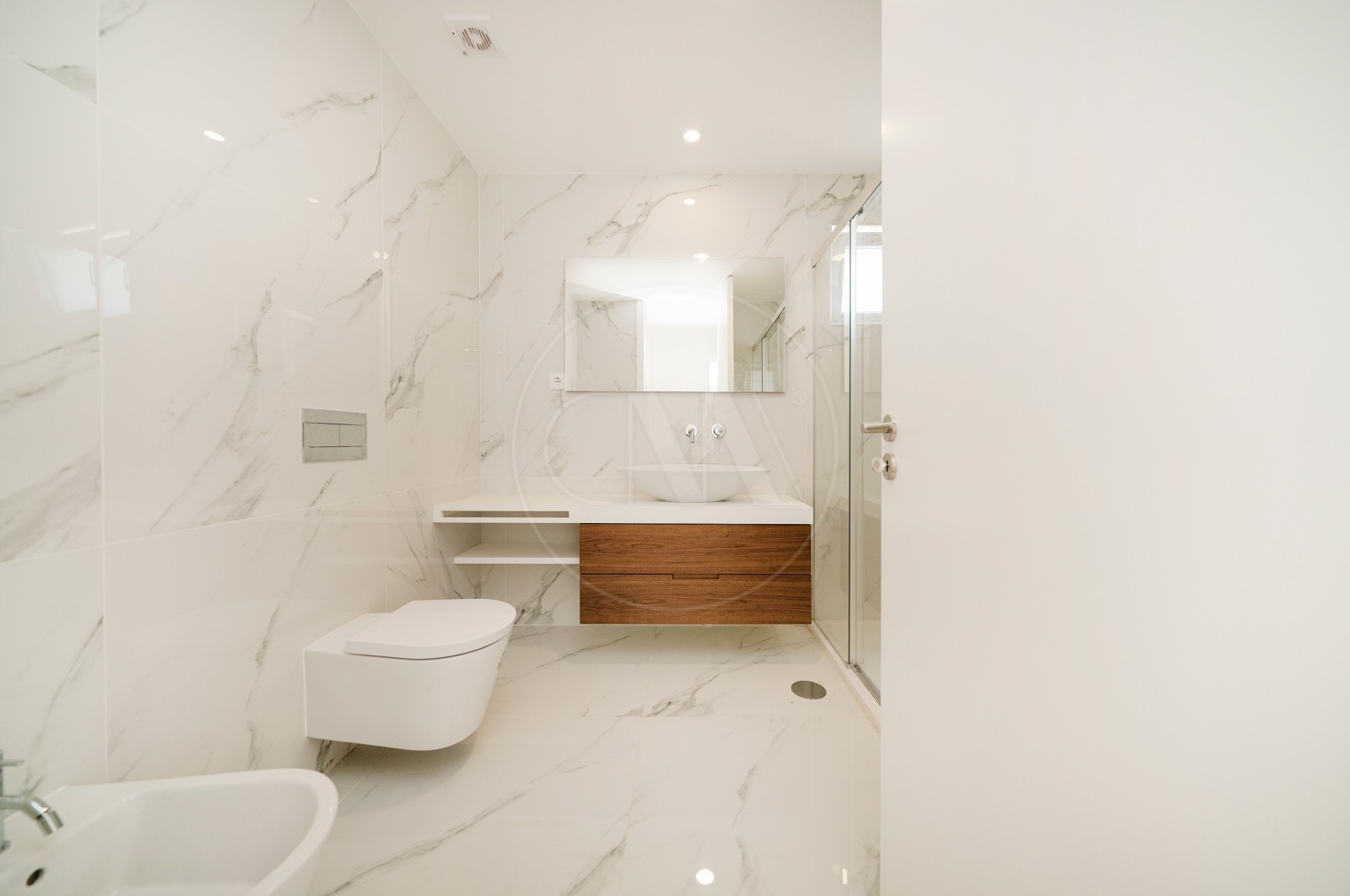 House T3 for For sale in Braga (São José de São Lázaro e São João do Souto), Braga, Braga - Casa de banho (Imagem 2)