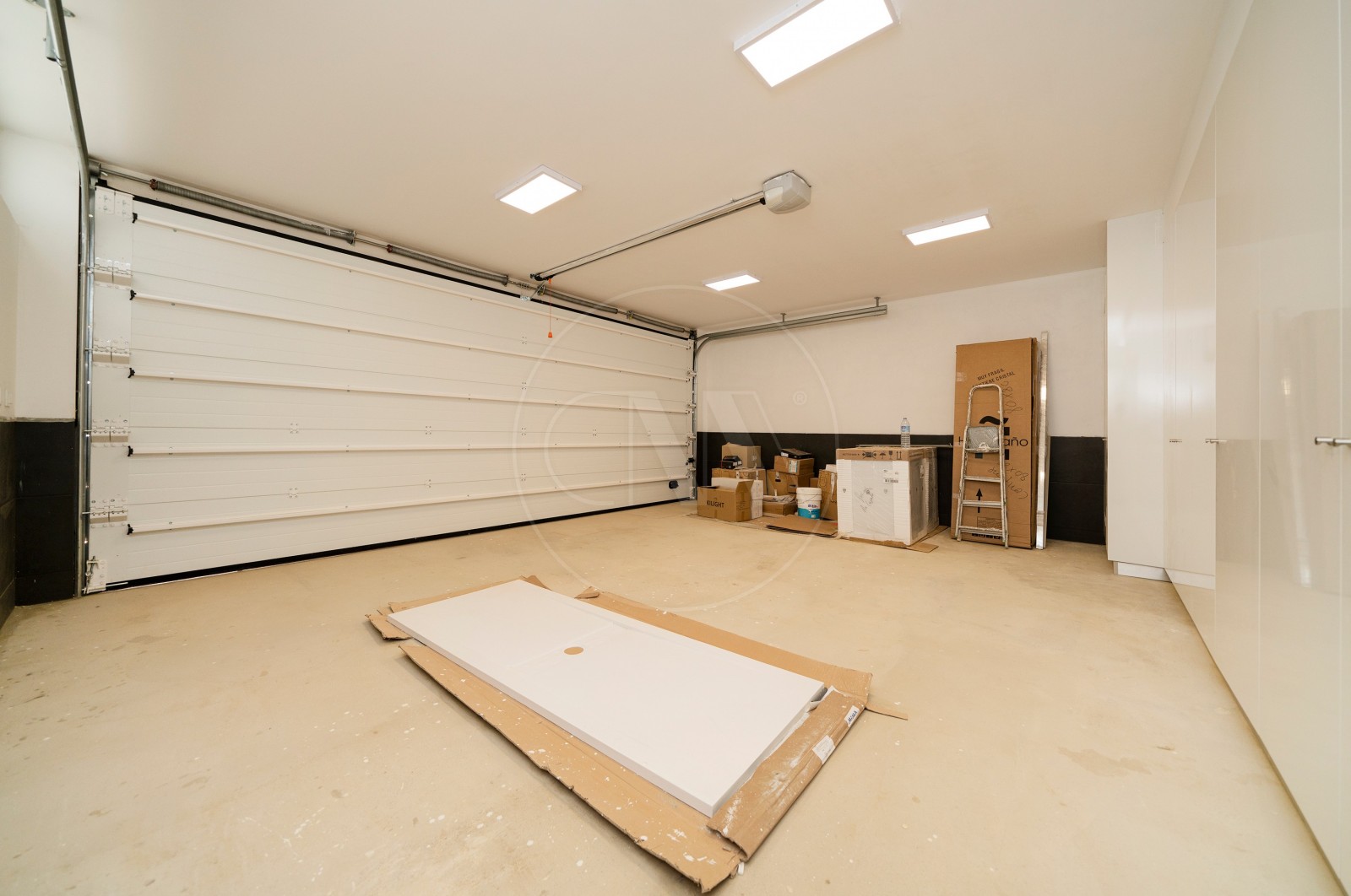 House T3 for For sale in Braga (São José de São Lázaro e São João do Souto), Braga, Braga - Parqueamento/Garagem (Imagem 1)