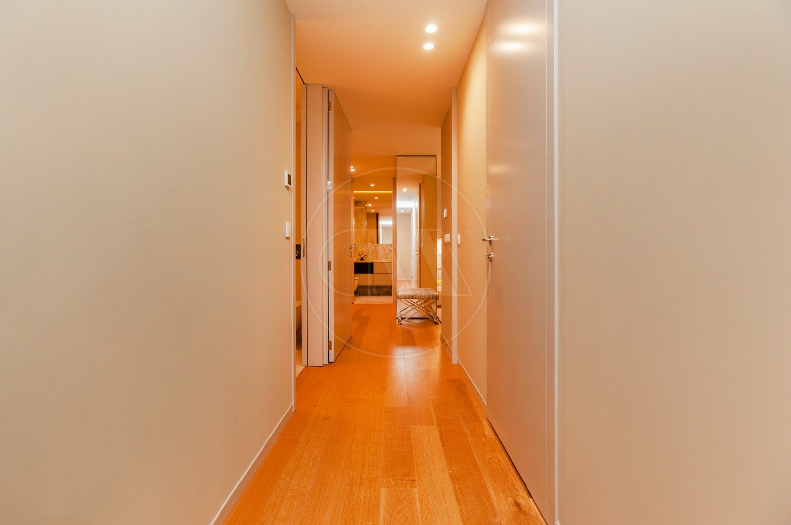 Apartamento T3+1 para Venda em Vila Nova de Famalicão e Calendário, Vila Nova de Famalicão, Braga - Corredor (Imagem 6)