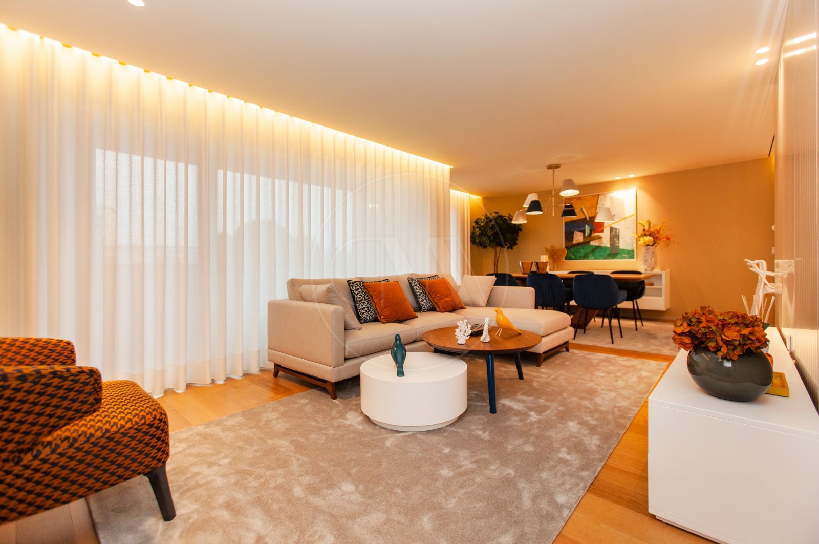 Apartamento T4 para Venda em Vila Nova de Famalicão e Calendário, Vila Nova de Famalicão, Braga - Sala (Imagem 2)