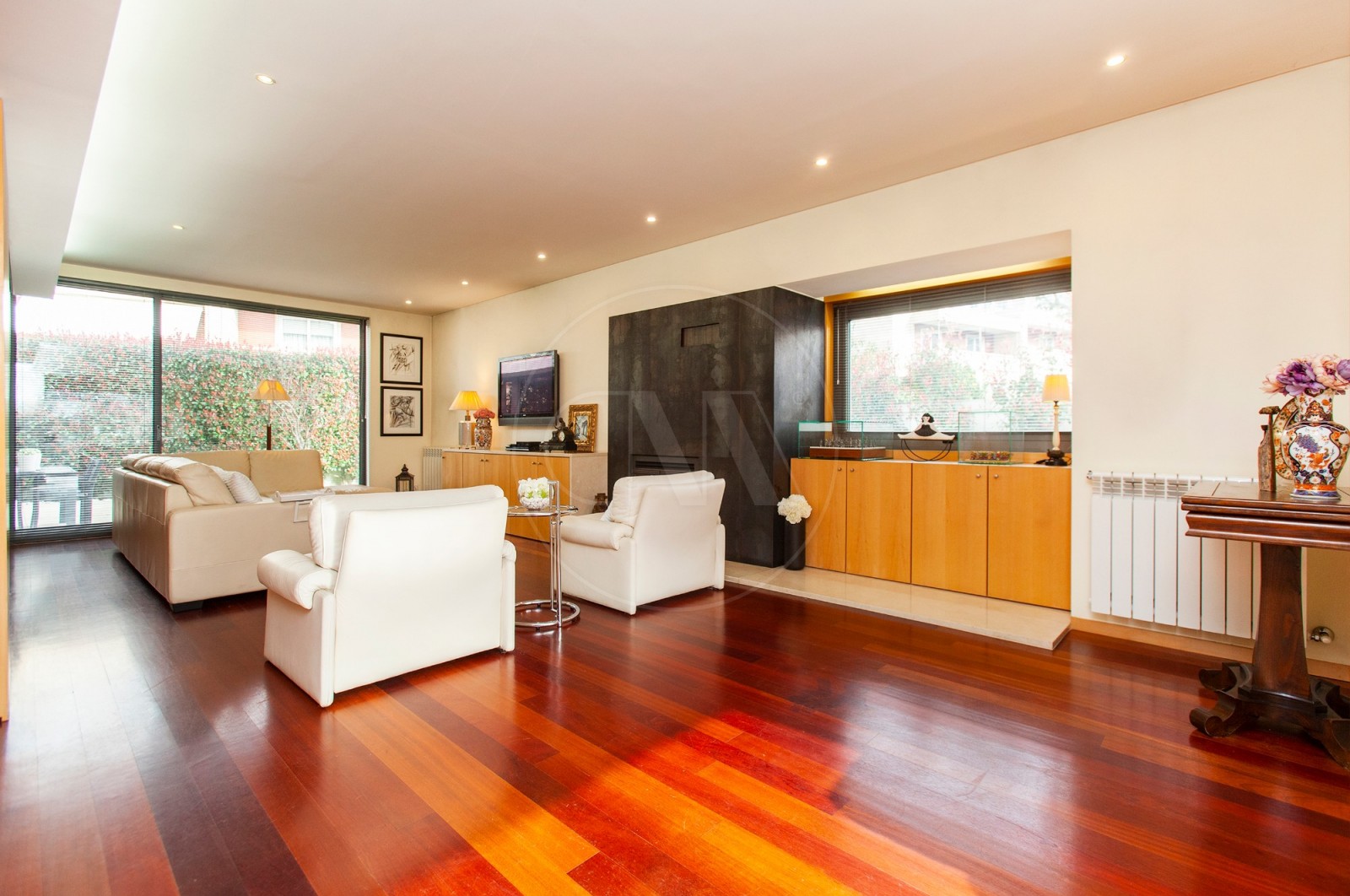 Moradia T4+1 para Venda em Nogueira, Fraião e Lamaçães, Braga, Braga - Sala (Imagem 1)