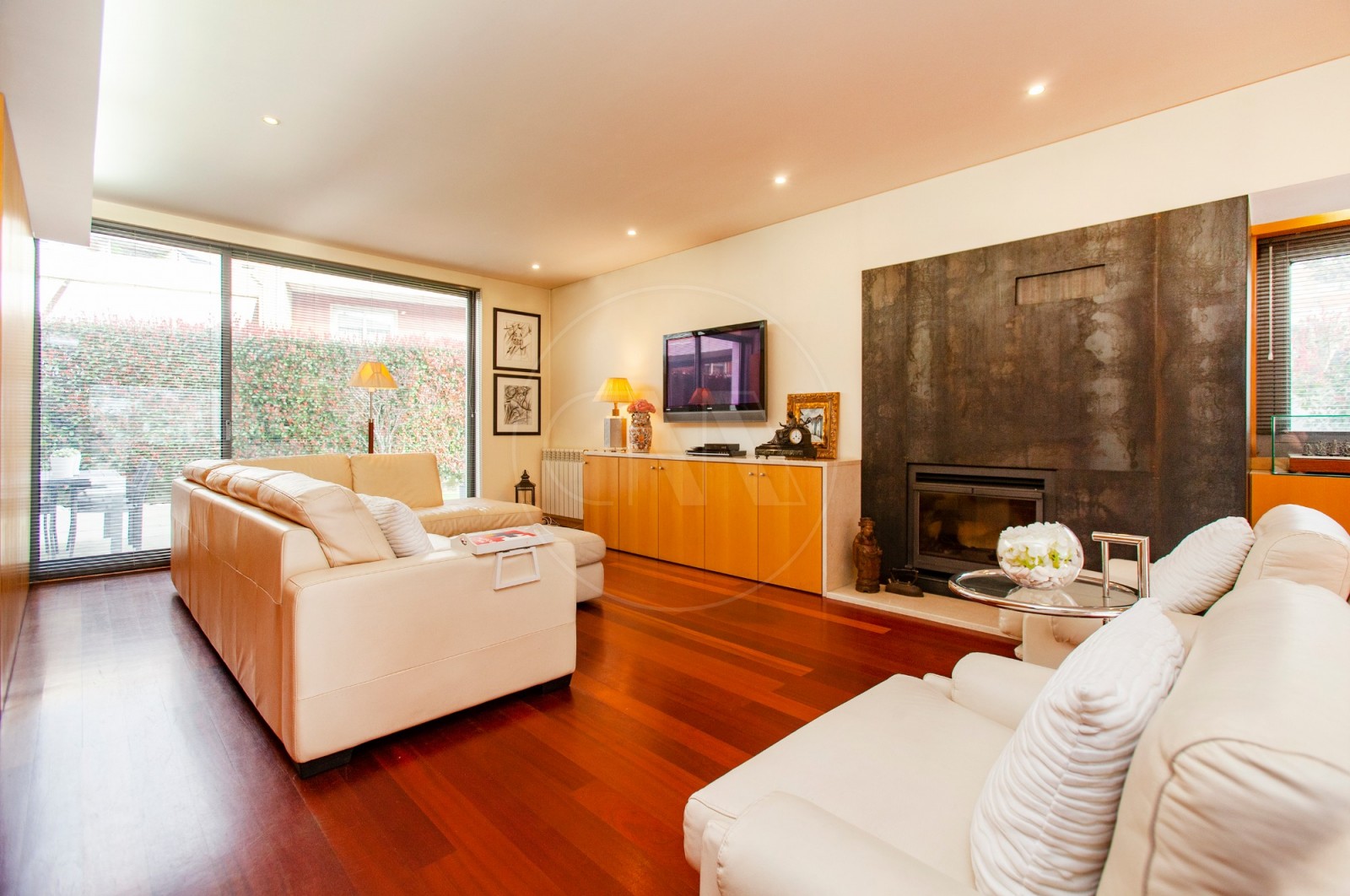 Moradia T4+1 para Venda em Nogueira, Fraião e Lamaçães, Braga, Braga - Sala (Imagem 4)