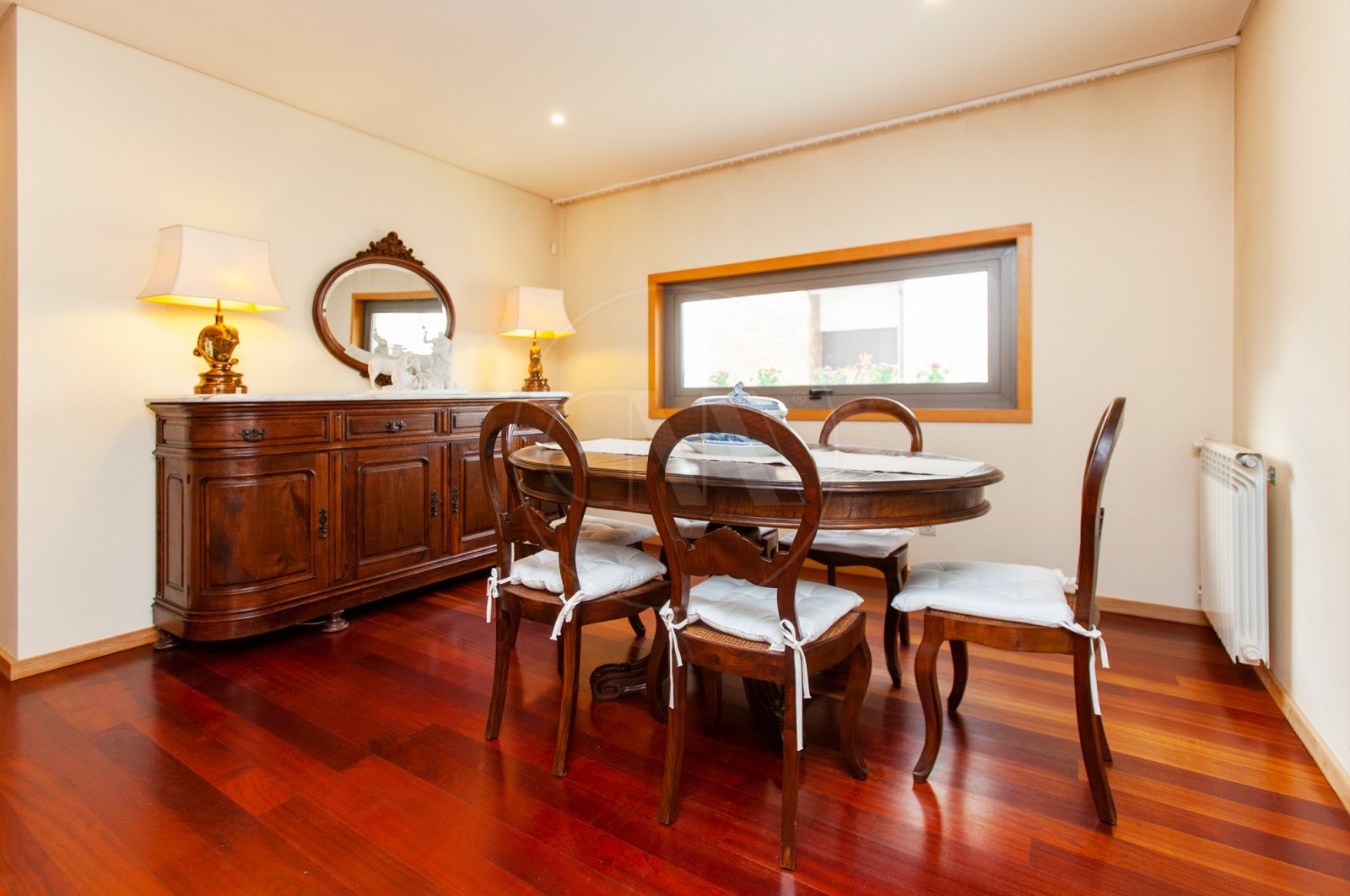 Moradia T4+1 para Venda em Nogueira, Fraião e Lamaçães, Braga, Braga - Sala de jantar (Imagem 2)