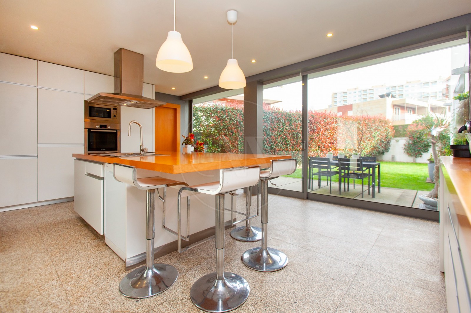 Moradia T4+1 para Venda em Nogueira, Fraião e Lamaçães, Braga, Braga - Cozinha (Imagem 2)