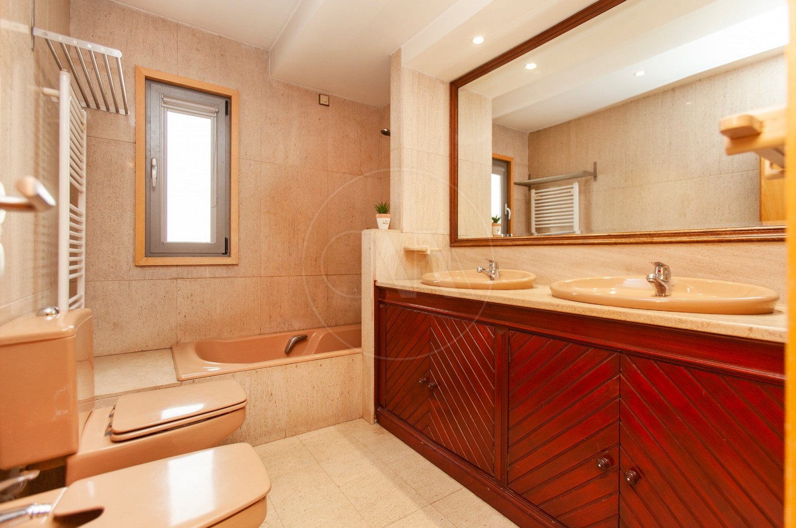 Moradia T4+1 para Venda em Nogueira, Fraião e Lamaçães, Braga, Braga - Casa de banho (Imagem 2)