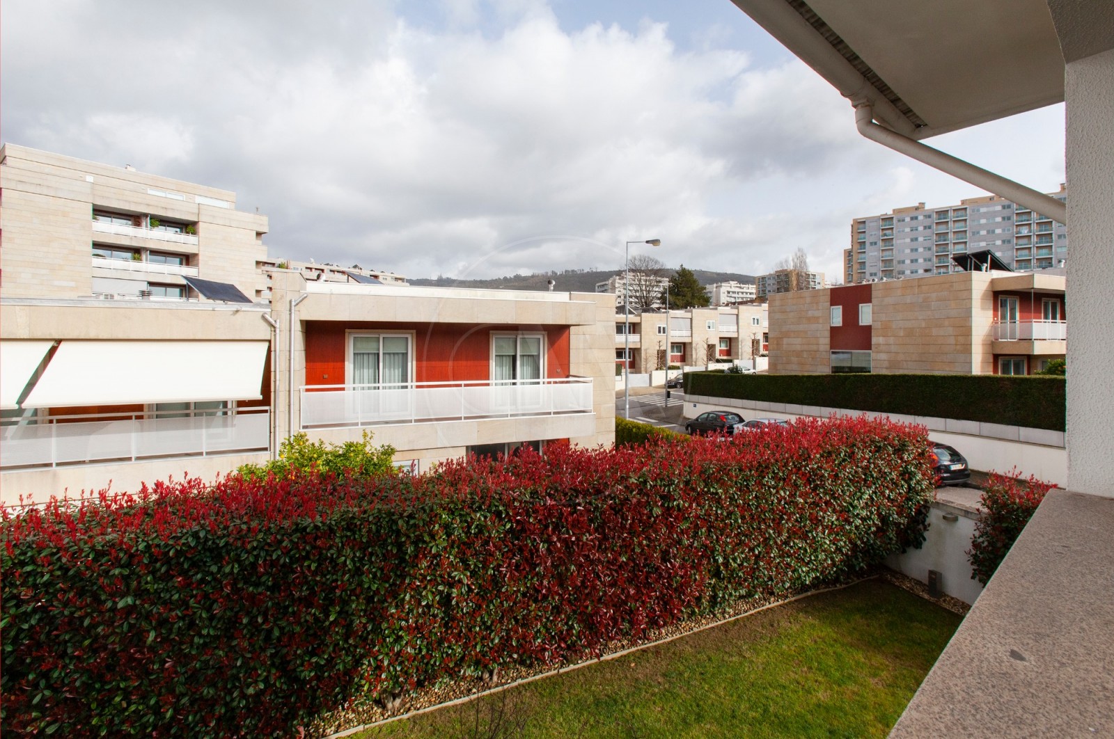 Moradia T4+1 para Venda em Nogueira, Fraião e Lamaçães, Braga, Braga - Vistas (Imagem 1)