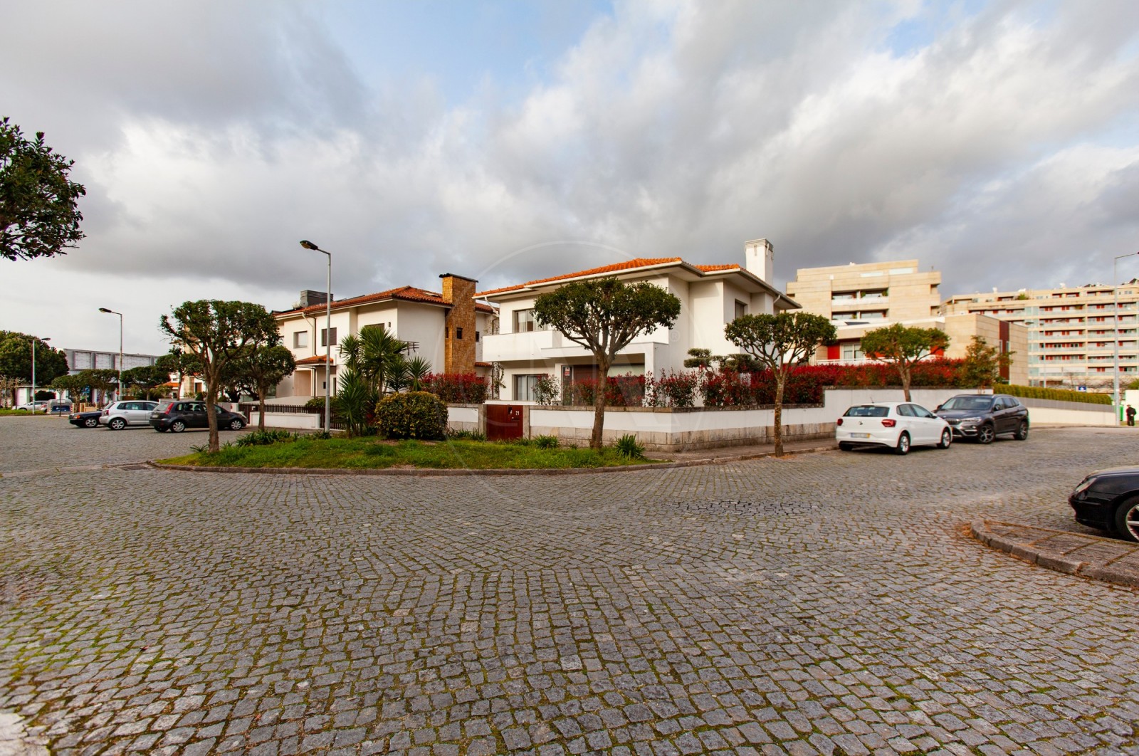 Moradia T4+1 para Venda em Nogueira, Fraião e Lamaçães, Braga, Braga - Fachada (Imagem 5)