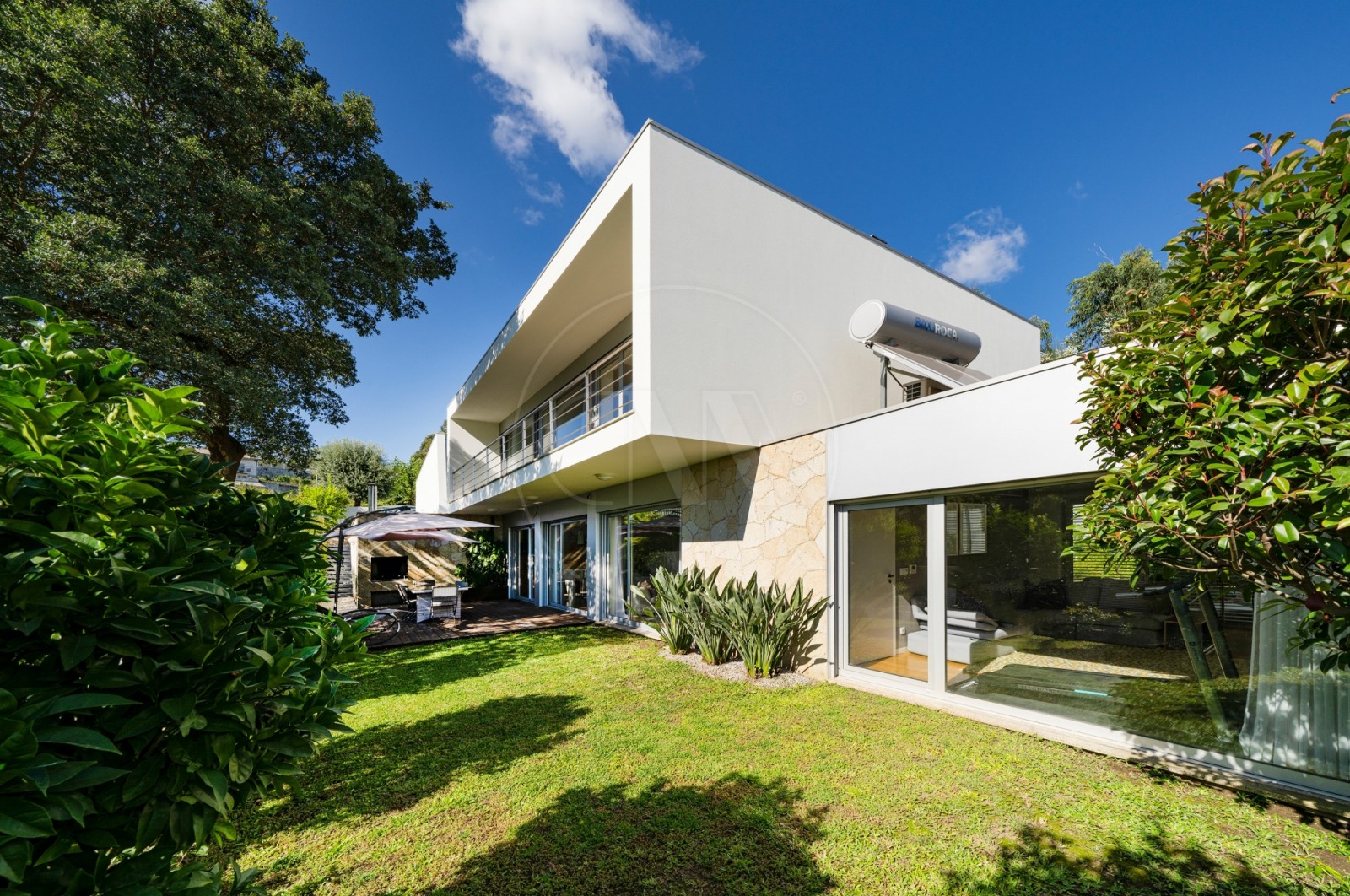 Moradia T4 para Venda em Morreira e Trandeiras, Braga, Braga - Fachada (Imagem 2)