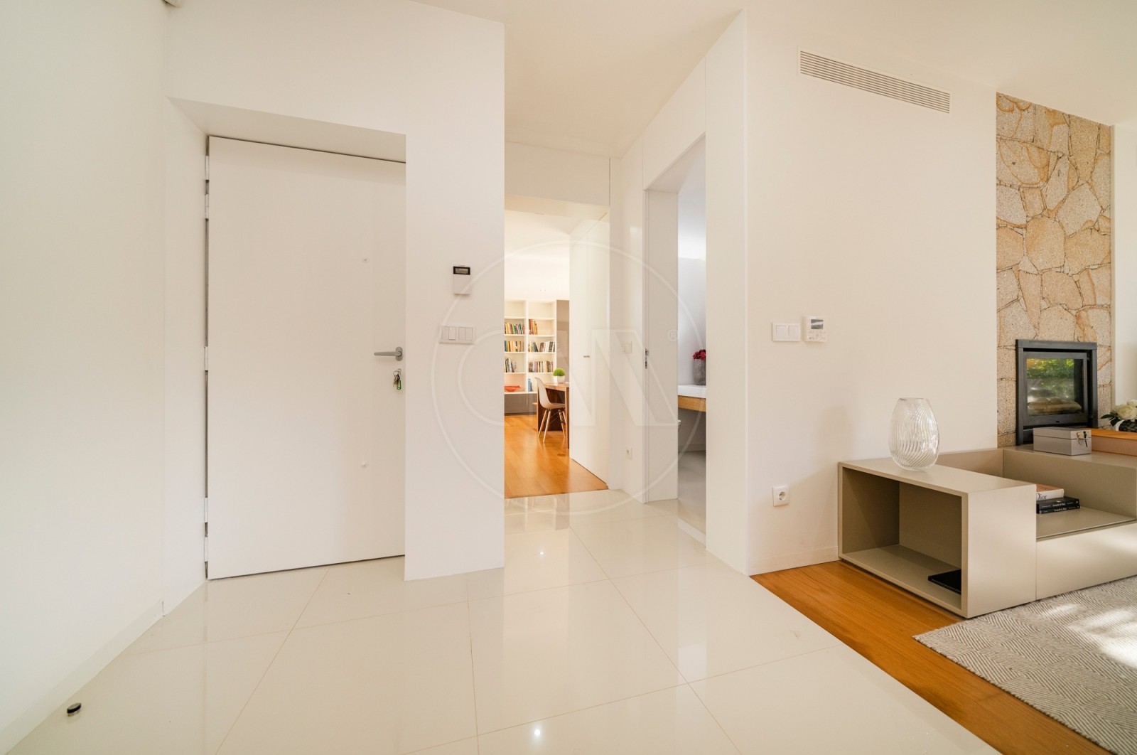 Moradia T4 para Venda em Morreira e Trandeiras, Braga, Braga - Hall de entrada (Imagem 3)