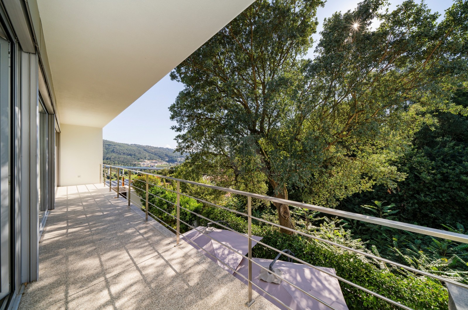 Moradia T4 para Venda em Morreira e Trandeiras, Braga, Braga - Varanda (Imagem 1)