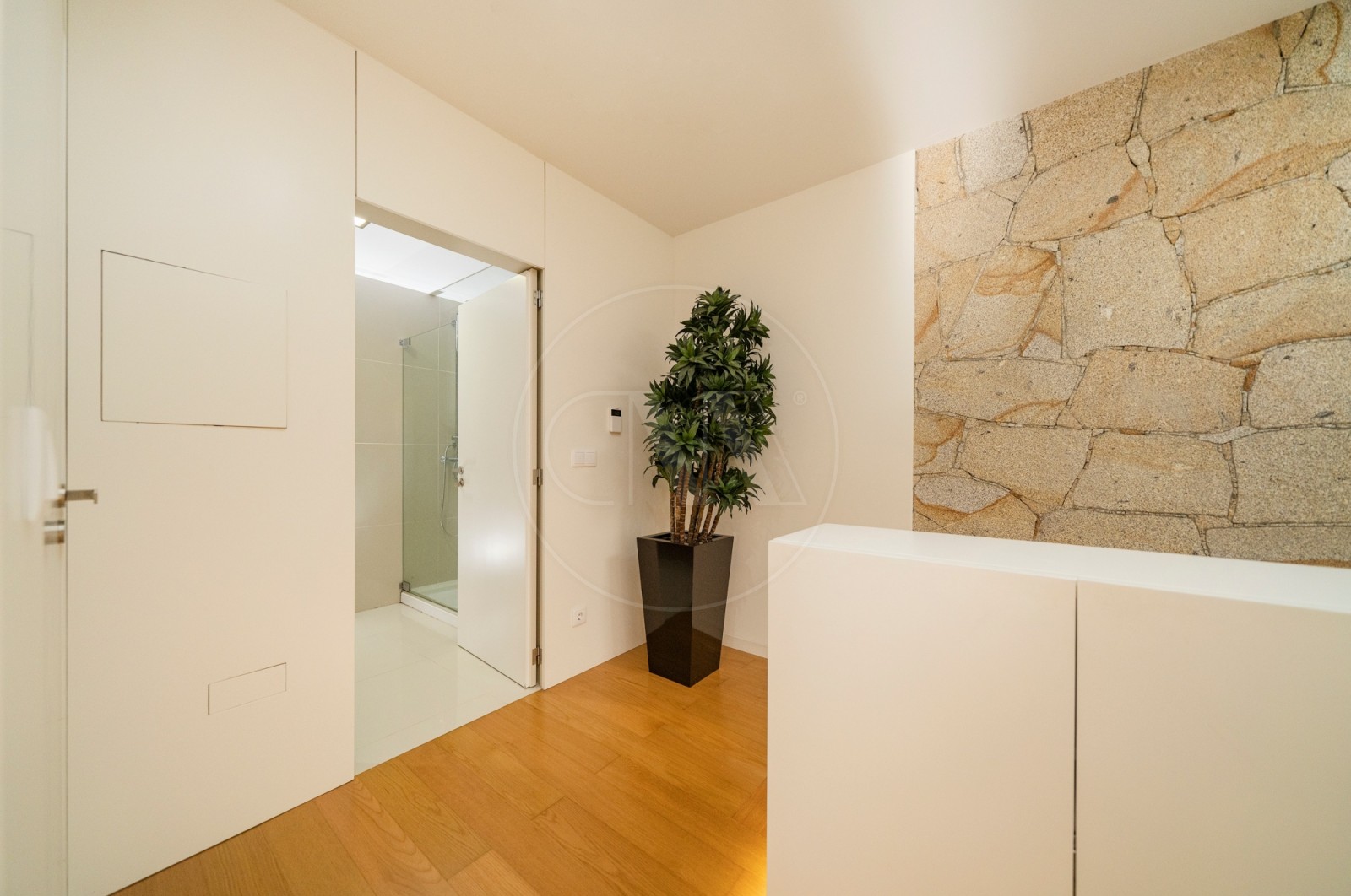 Moradia T4 para Venda em Morreira e Trandeiras, Braga, Braga - Corredor (Imagem 3)