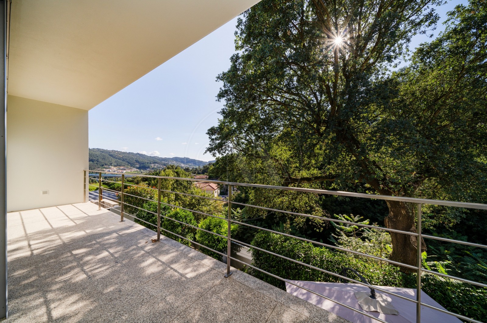 Moradia T4 para Venda em Morreira e Trandeiras, Braga, Braga - Varanda (Imagem 2)