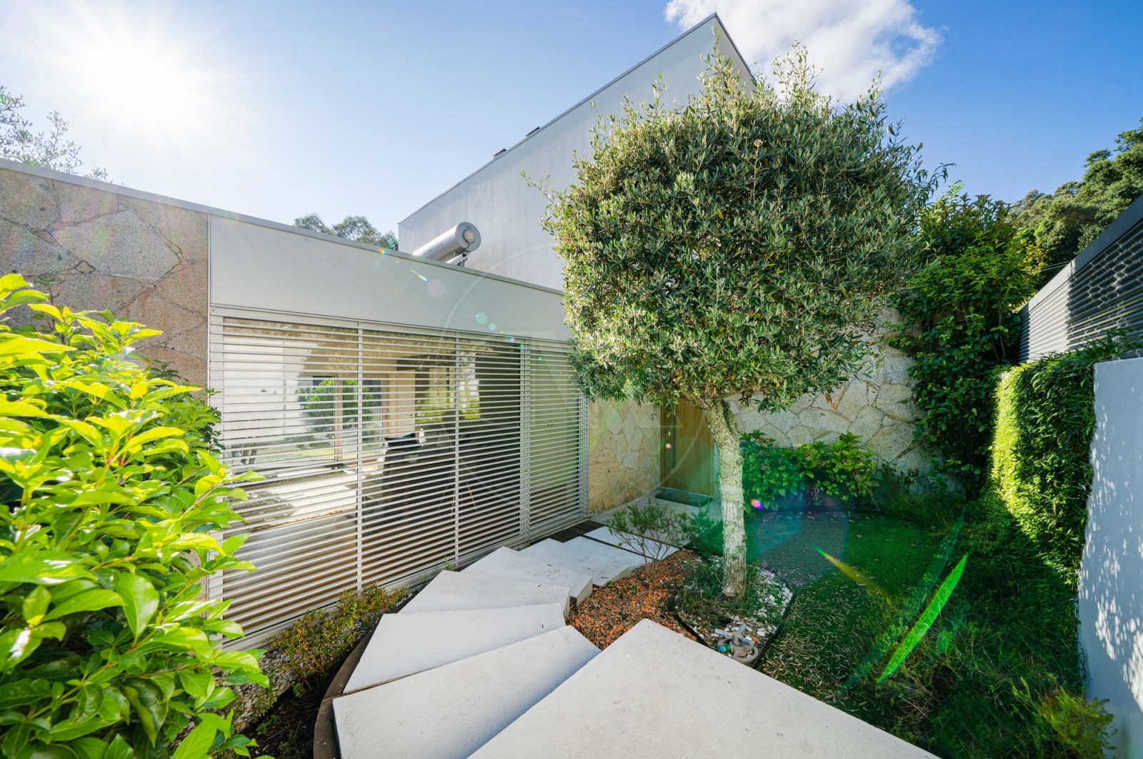 Moradia T4 para Venda em Morreira e Trandeiras, Braga, Braga - Hall de entrada (Imagem 2)