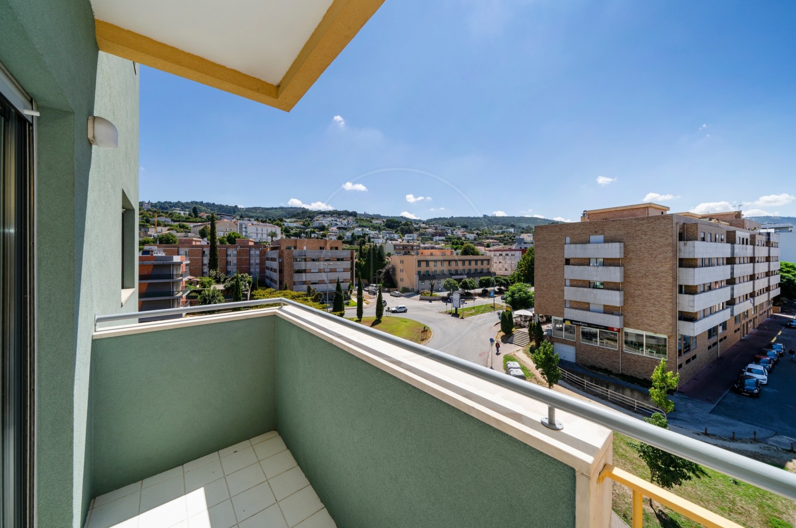 Apartment T3 for Buy in Nogueiró e Tenões, Braga, Braga - Varanda (Imagem 2)