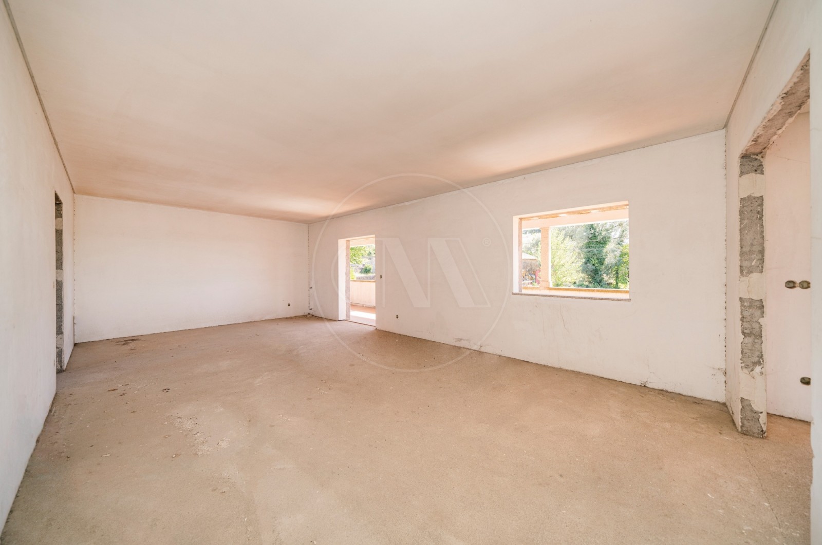 House T4 for For sale in Santa Lucrécia de Algeriz e Navarra, Braga, Braga - Sala (Imagem 1)