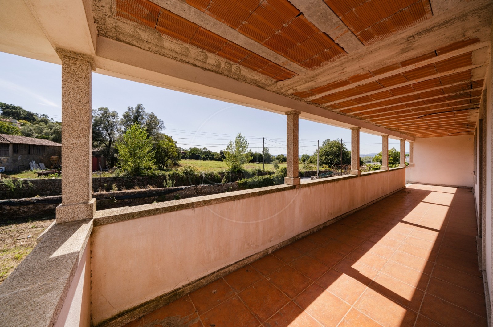 House T4 for For sale in Santa Lucrécia de Algeriz e Navarra, Braga, Braga - Varanda (Imagem 1)