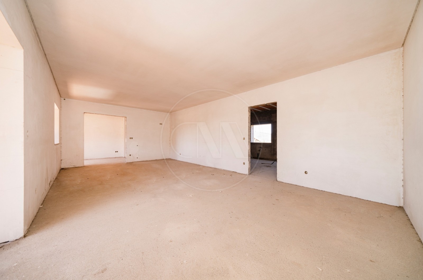 House T4 for For sale in Santa Lucrécia de Algeriz e Navarra, Braga, Braga - Sala (Imagem 2)