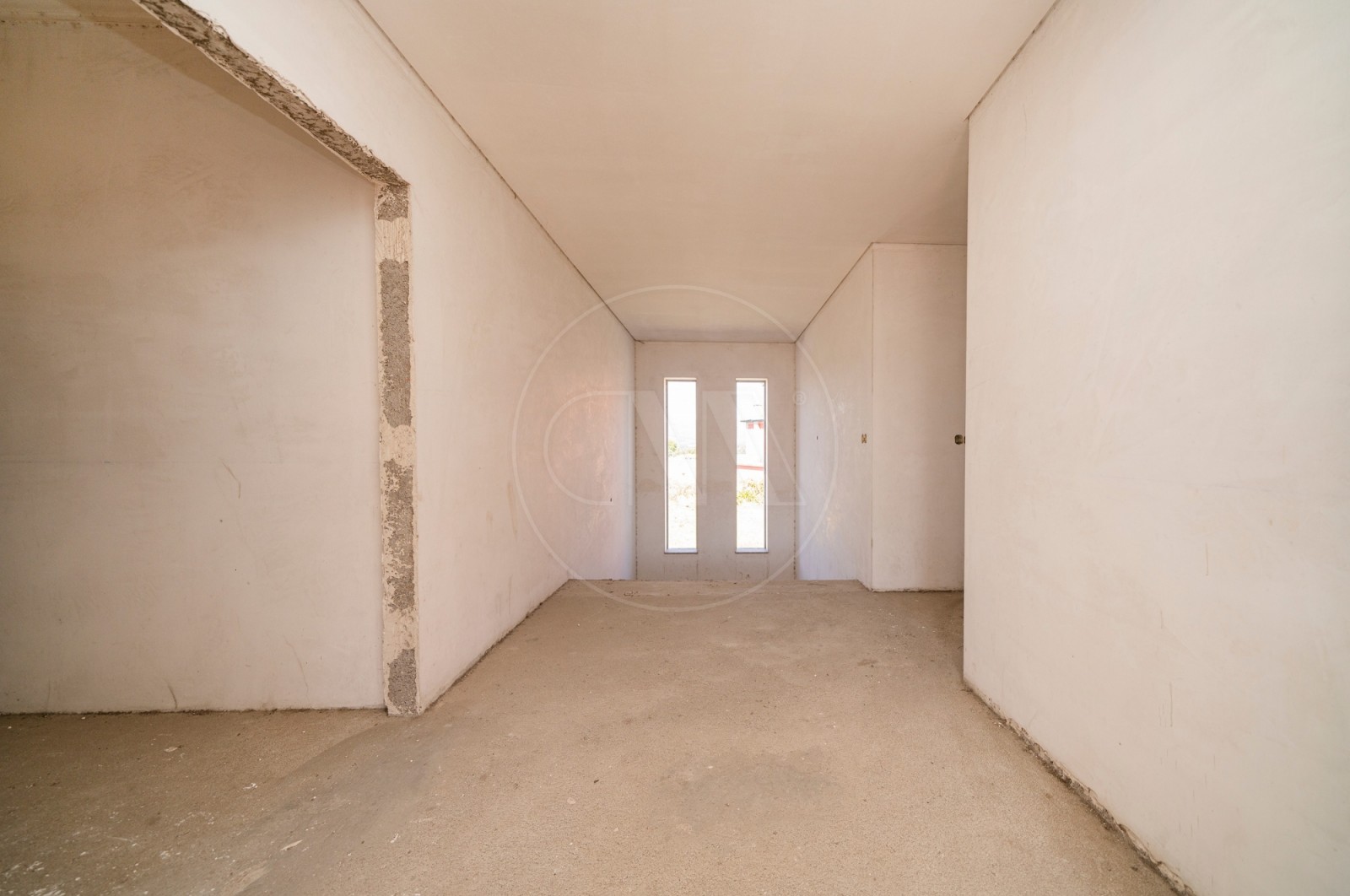 House T4 for For sale in Santa Lucrécia de Algeriz e Navarra, Braga, Braga - Corredor (Imagem 2)