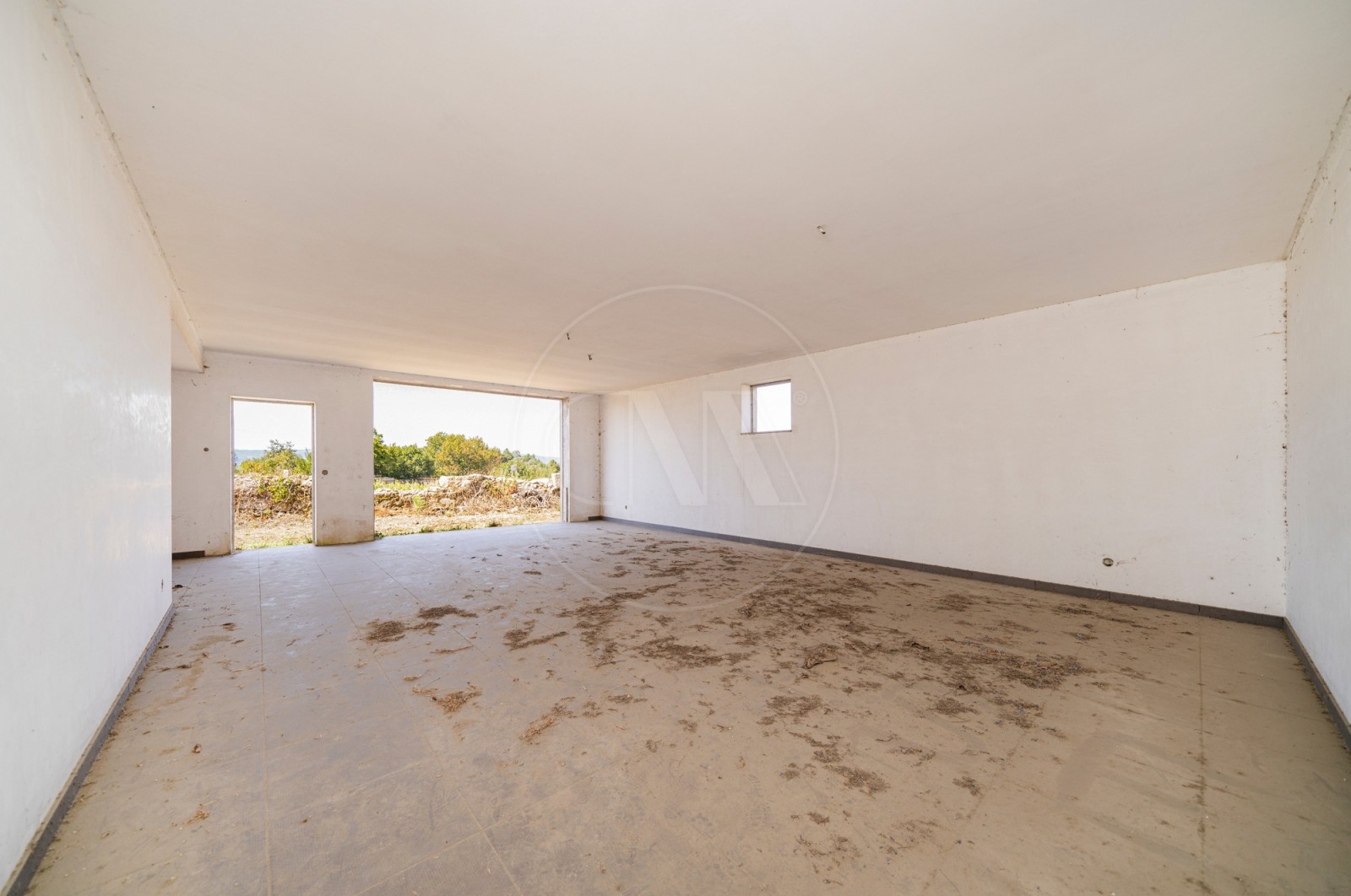 House T4 for For sale in Santa Lucrécia de Algeriz e Navarra, Braga, Braga - Parqueamento/Garagem (Imagem 1)