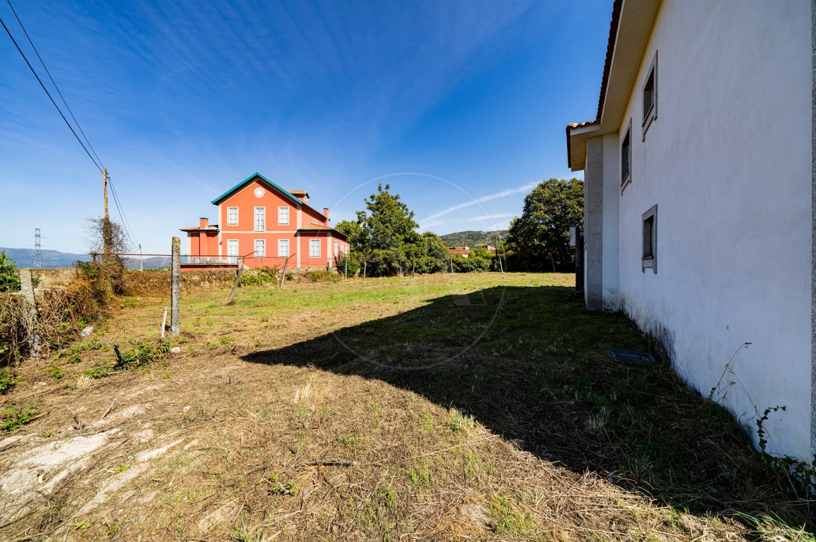 House T4 for For sale in Santa Lucrécia de Algeriz e Navarra, Braga, Braga - Quintal/Jardim (Imagem 1)