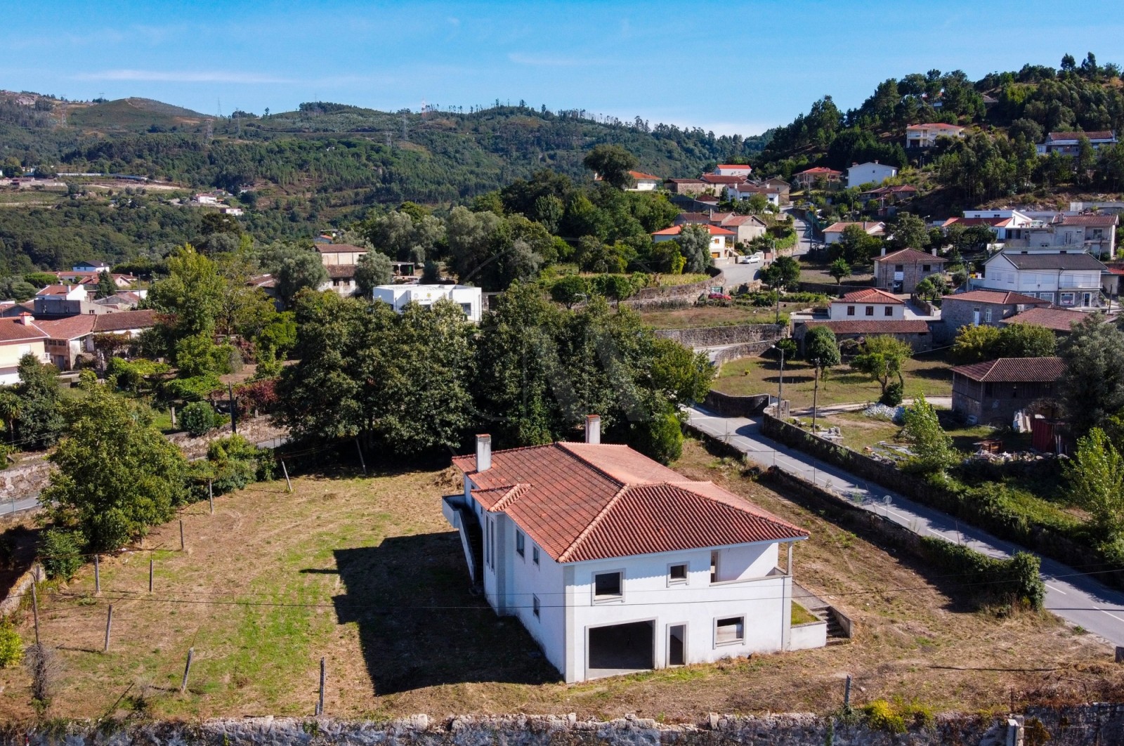 House T4 for For sale in Santa Lucrécia de Algeriz e Navarra, Braga, Braga - Fachada (Imagem 11)